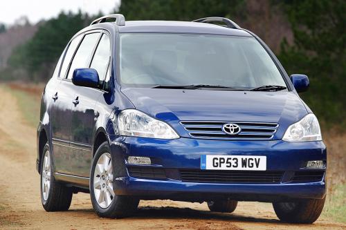 review toyota avensis 2004 #7