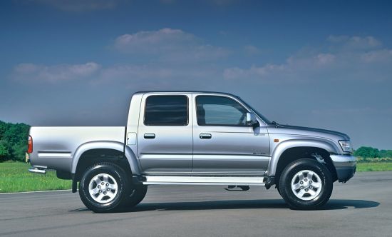 toyota hilux 2004 review #4