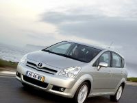 thumbnail image of 2004 Toyota Corolla Verso