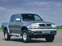 thumbnail image of 2004 Toyota Hilux Invincible