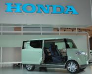 thumbnail image of 2006 Honda Step Bus Concept