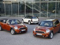 thumbnail image of 2010 MINI Family