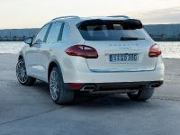 thumbnail image of 2010 Porsche Cayenne S Hybrid