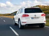 thumbnail image of 2011 Volkswagen Touareg R-Line
