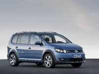 thumbnail image of 2011 VW CrossTouran