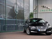 thumbnail image of 2012 Jaguar XF 2.2 diesel