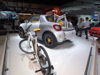 thumbnail image of 2012 Smart For-Us Concept Detroit 2012