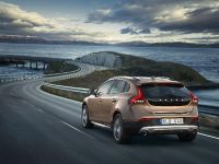thumbnail image of 2013 Volvo V40 Cross Country
