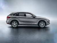 thumbnail image of 2014 Porsche Cayenne Platinum Edition