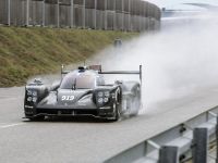 thumbnail image of 2015 Porsche 919 Hybrid