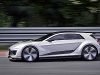 thumbnail image of 2015 Volkswagen Golf GTE Sport Concept