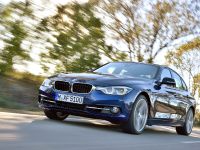 thumbnail image of 2016 BMW 3 Series Sedan