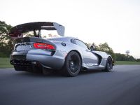 thumbnail image of 2016 Dodge Viper ACR with Kumho Tires