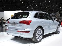 thumbnail image of Audi Q5 2.0 T Hybrid Geneva 2011