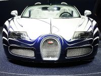 thumbnail image of Bugatti Veyron LOr Blanc Frankfurt 2011