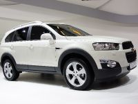 thumbnail image of Chevrolet Captiva Paris 2010