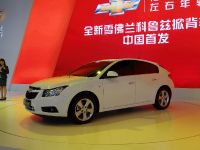 thumbnail image of Chevrolet Cruze Hatch Shanghai 2013