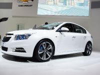 thumbnail image of Chevrolet Cruze Paris 2010