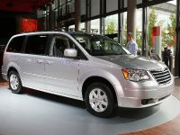 thumbnail image of Chrysler Grand Voyager Frankfurt 2011