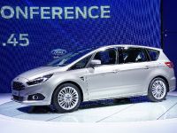 thumbnail image of Ford S-Max Paris 2014