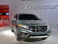 thumbnail image of Honda Crosstour concept New York 2012