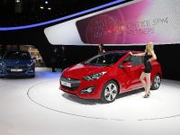 thumbnail image of Hyundai i30 Paris 2012