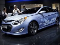 thumbnail image of Hyundai Sonata hybrid Frankfurt 2011