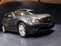 thumbnail image of Infiniti M35 Hybrid Geneva 2010