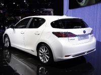 thumbnail image of Lexus CT200h Paris 2010