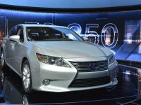 thumbnail image of Lexus ES 300h Hybrid New York 2012