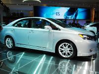 thumbnail image of Lexus HS 250h Hybrid Detroit 2009