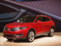 thumbnail image of Lincoln MKX Detroit 2015