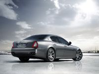 thumbnail image of Maserati Quattroporte