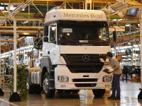 thumbnail image of Mercedes-Benz Beats Brazilian Sales Record
