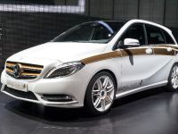 thumbnail image of Mercedes-Benz Concept B-Class E-CELL PLUS Frankfurt 2011