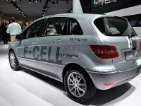thumbnail image of Mercedes-Benz F-Cell Los Angeles 2010