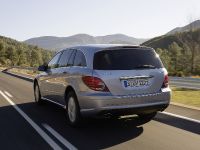 thumbnail image of Mercedes-Benz R 350 BlueTEC