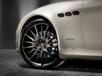 thumbnail image of Meserati Quattroporte Sport GT S Awards Edition