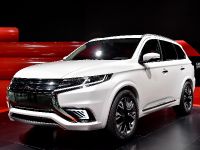 thumbnail image of Mitsubishi Outlander PHEV Concept-S Paris 2014