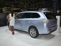 thumbnail image of Mitsubishi Outlander PHEV Paris 2012