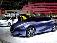thumbnail image of Nissan Friend-ME Concept Frankfurt 2013