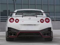 thumbnail image of Nissan GT-R Nismo Safety Car 2015