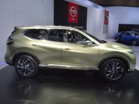 thumbnail image of Nissan Hi-Cross Concept Los Angeles 2012