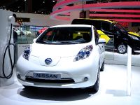 thumbnail image of Nissan Leaf Frankfurt 2013