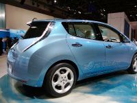thumbnail image of Nissan Leaf Tokyo 2009