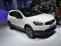 thumbnail image of Nissan Qashqai+2 Paris 2012