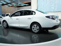 thumbnail image of Renault Fluence Z.E Paris 2010