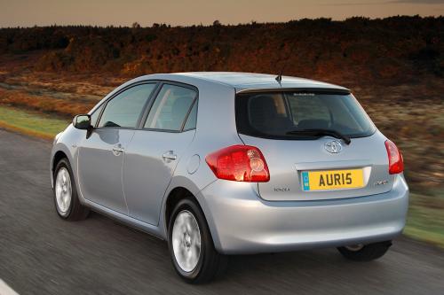 Toyota auris 2008 год