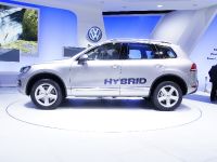 thumbnail image of 2010 Volkswagen Touareg Hybrid Geneva