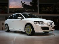thumbnail image of Volvo ReCharge Concept Frankfurt 2011
